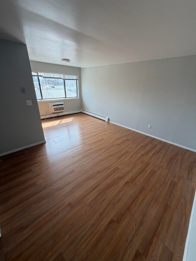 Building Photo - 230 68th St