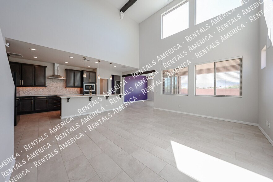 Building Photo - 11128 S 54th Ln