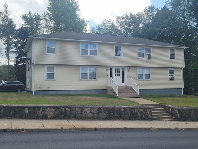 Building Photo - 65 Cowesett Ave