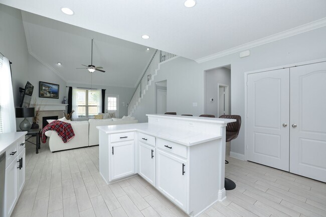 Building Photo - 19 Canterborough Pl