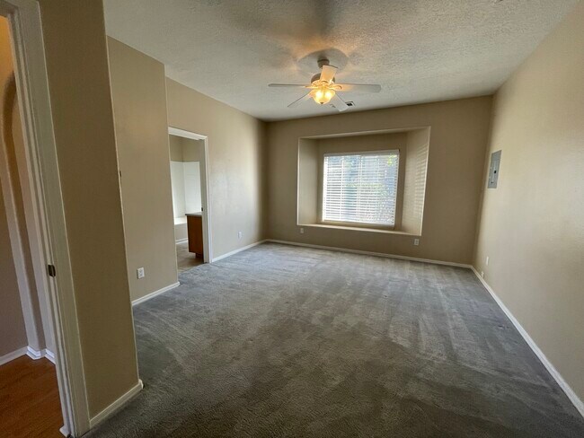 Building Photo - 7243 Natalie Janae Ln NE