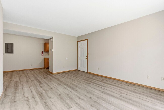Building Photo - 2835 S Nettleton Ave