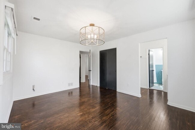 Building Photo - 448 Summers Dr