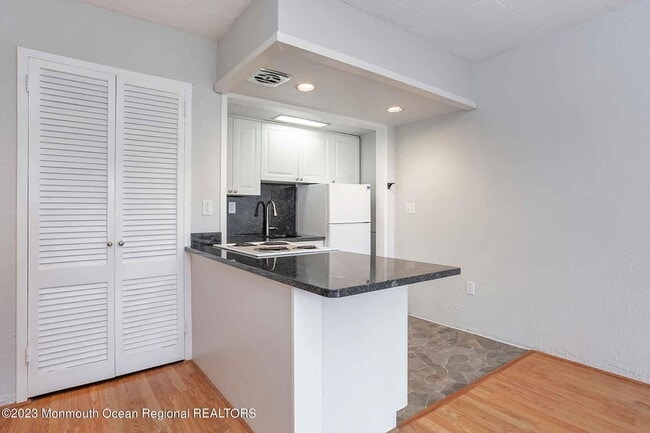 Building Photo - 21 Leroy Pl