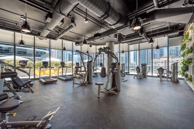 Building Photo - 45 SW 9th St