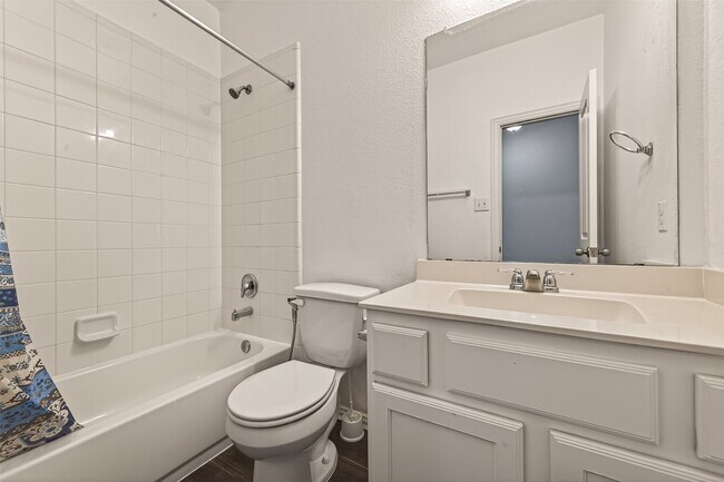 Building Photo - 16039 Cypress Farms Dr