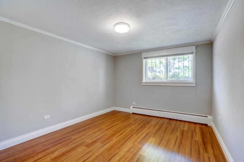 Building Photo - 830 E 11th Ave