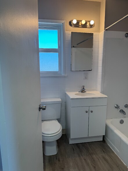 Building Photo - 4640 22nd Ave NE