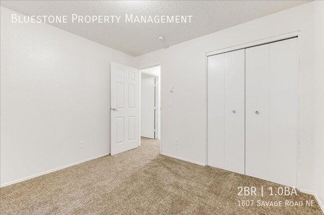 Building Photo - 1607 Savage Rd NE