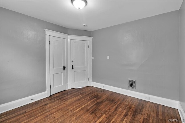 Building Photo - 49 Virgil Ave