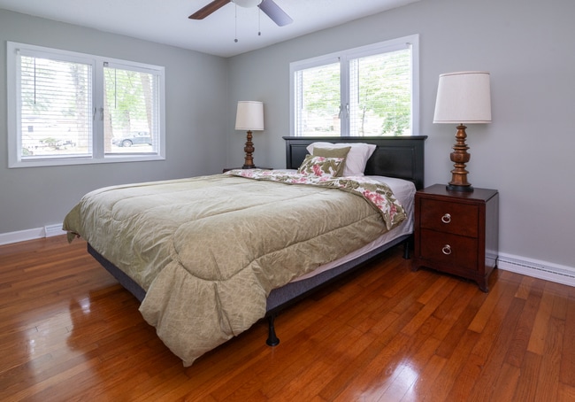 Building Photo - Long-Term/Mid-Term/Short-Term rental, Foxc...