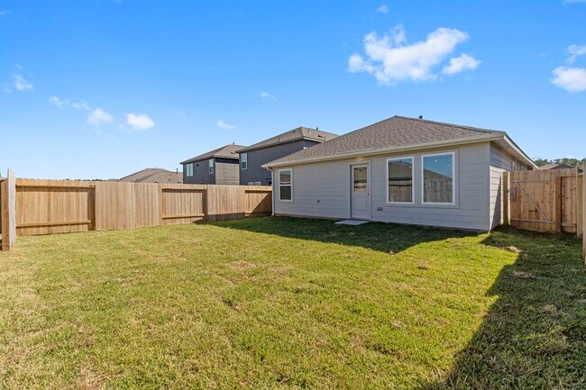 Building Photo - 25392 Carnation Ct