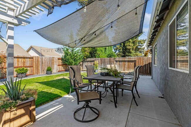 Building Photo - 3 bedroom home for RENT in Turlock - 4403 ...