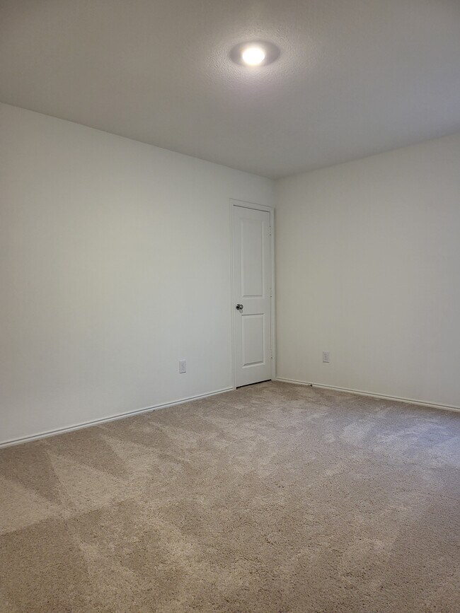 Guest Bedroom 1 - 6020 Sumlin Way