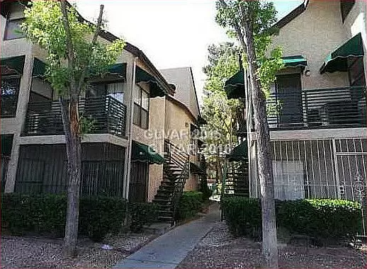 Primary Photo - 490 Elm Dr