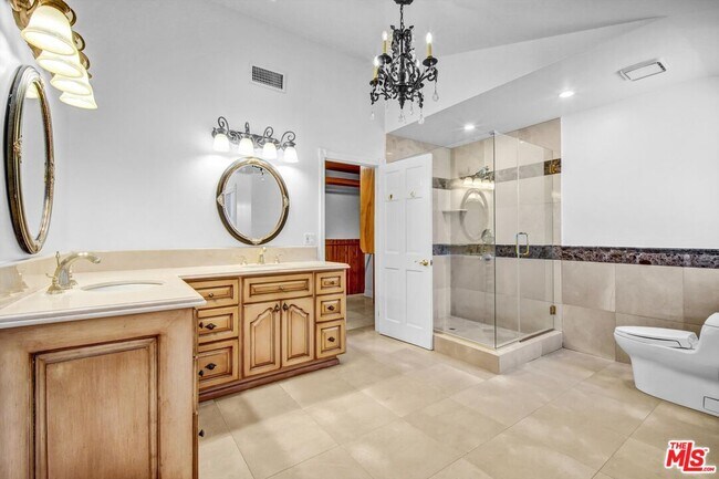 Building Photo - 1515 Outlook Cir