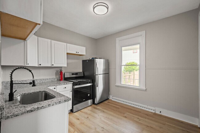 Building Photo - Beautiful 2 bedroom home in Homestead available August 1!