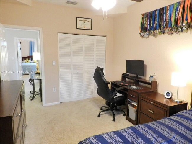 Building Photo - 210 La Costa Ct