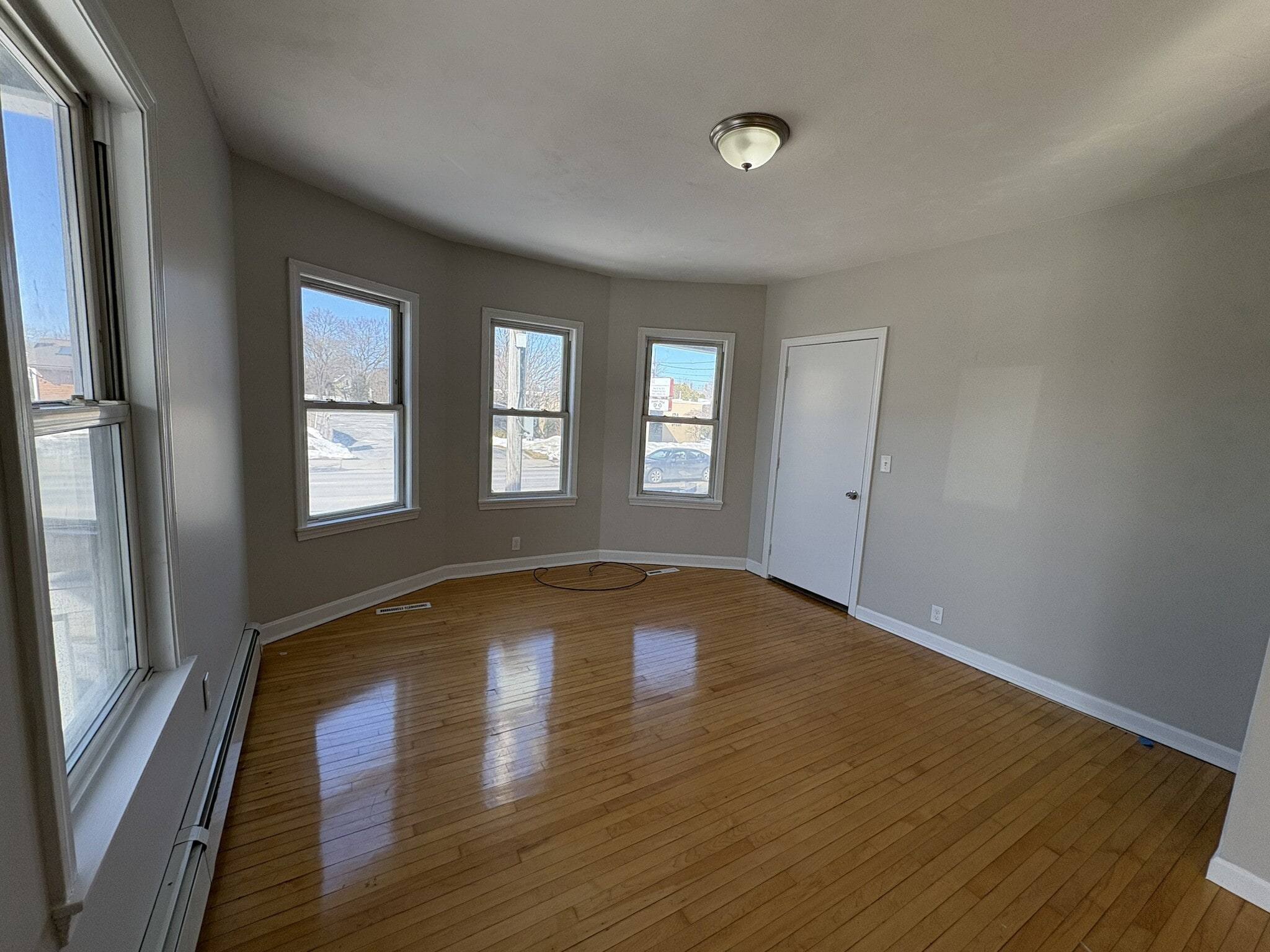 Building Photo - 171 Pleasant St