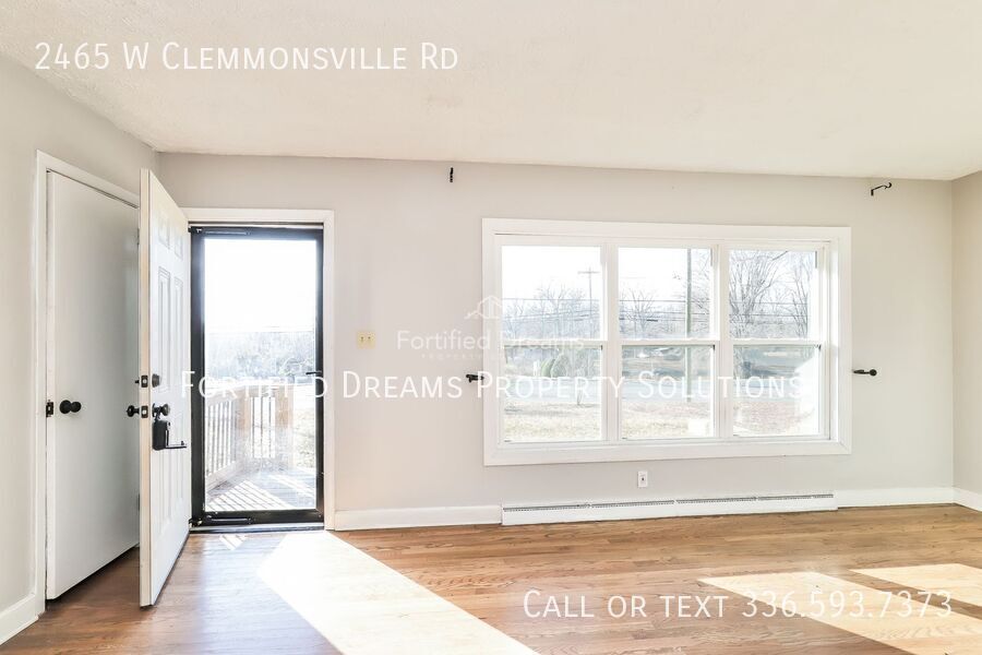 Building Photo - 2465 W Clemmonsville Rd