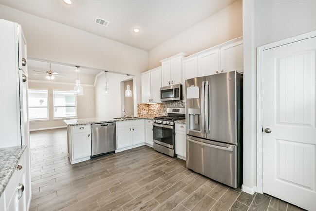 Building Photo - 6330 Lemon Balm Ln