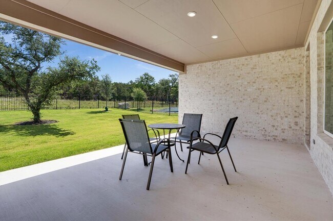 Building Photo - 916 Pear Tree Ln