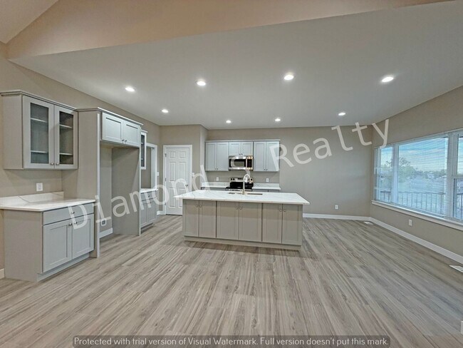 Building Photo - Brand New Build in Desirable Ozark Neighborhood!