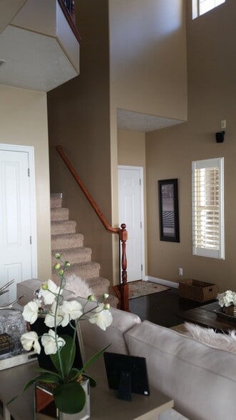 Building Photo - 13437 S Corbin Valley Dr