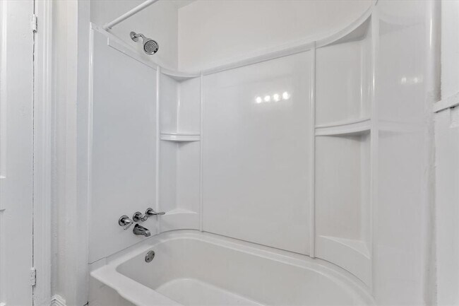 Building Photo - 5234 Browncroft St