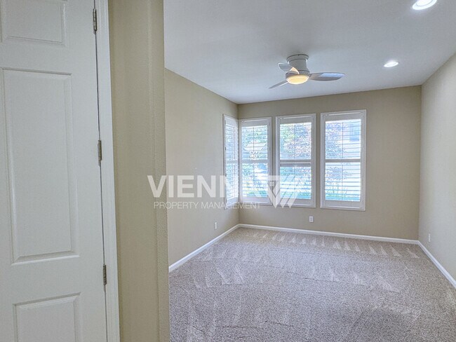 Building Photo - 961 Glide Ferry Way
