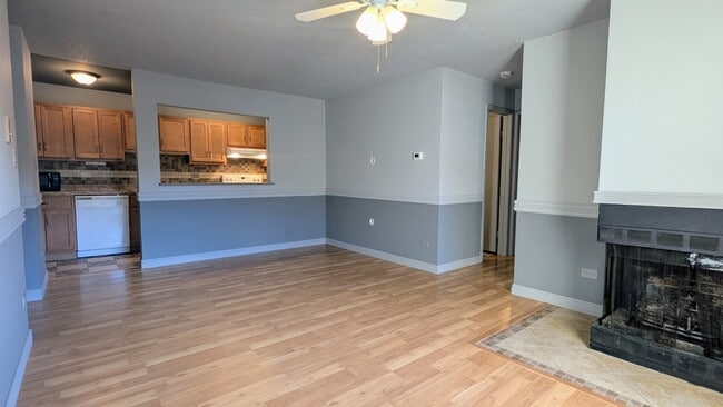 Building Photo - 1965 N Hicks Rd