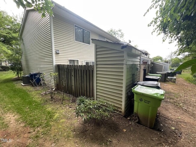 Building Photo - 5851 Shady Grove Cir