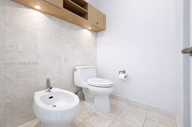 Building Photo - 900 Brickell Key Blvd