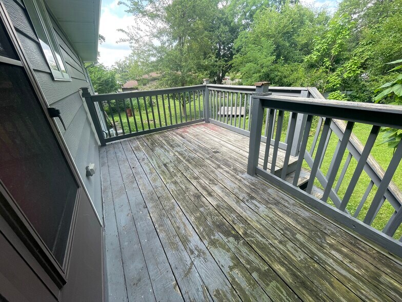 Building Photo - 3722 Crescent Dr