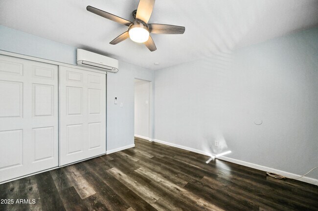 Building Photo - 3025 N 32nd St