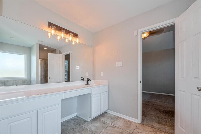Building Photo - 5119 Ivy Fair Way