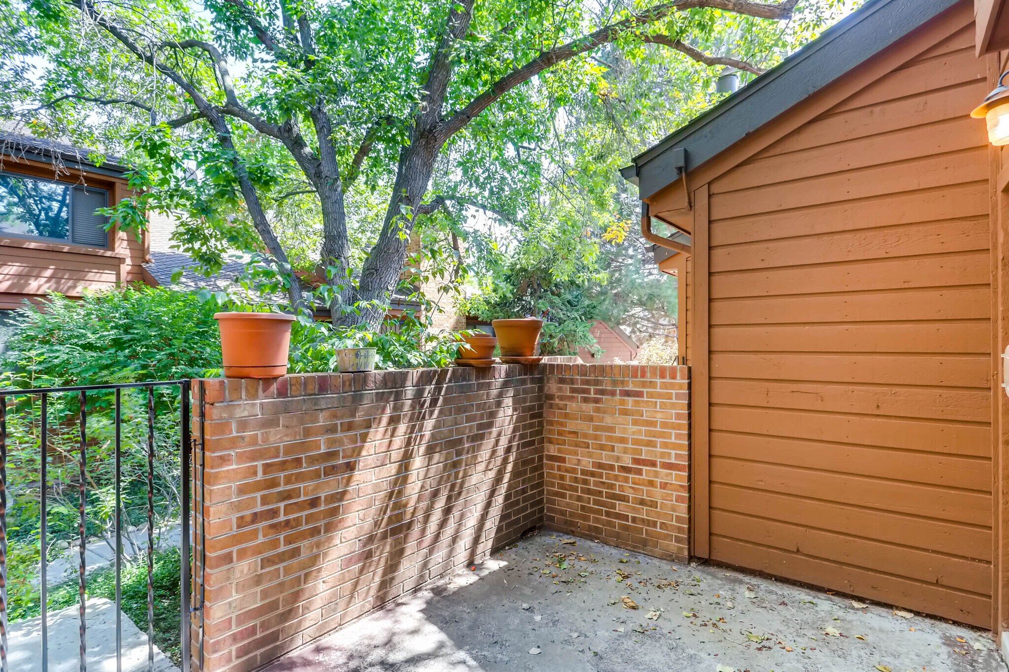 Building Photo - 2685 S Dayton Way