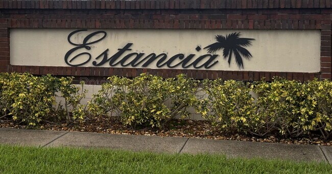 Building Photo - 661 Hacienda Cir