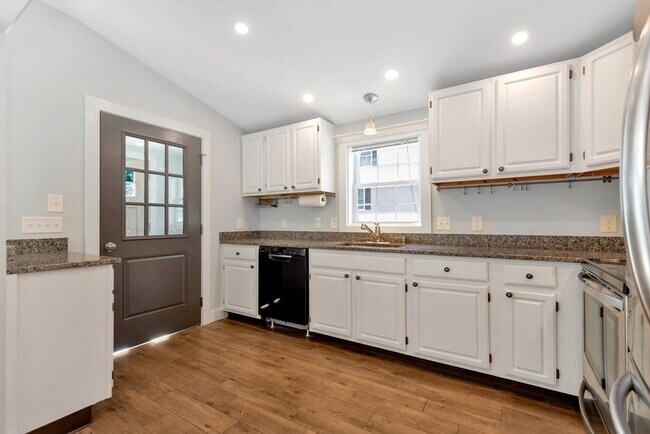 Building Photo - 19 Winthrop Ave