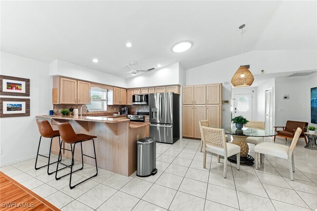 Building Photo - 690 100th Ave N