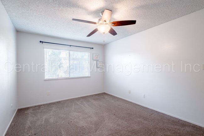 Building Photo - 3333 El Encanto Ct