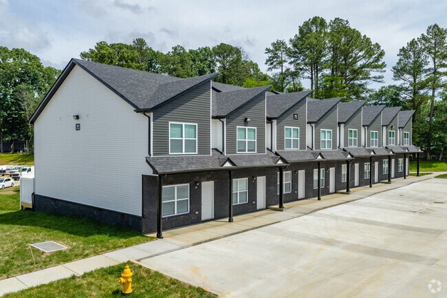 Building Photo - Trenton Road Townhomes