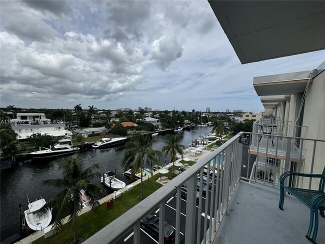 Building Photo - 1731 SE 15th St