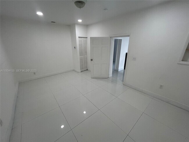 Building Photo - 551 NW 41st St