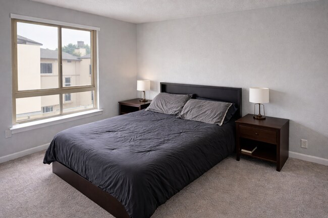 Building Photo - 2039 Sierra Rd