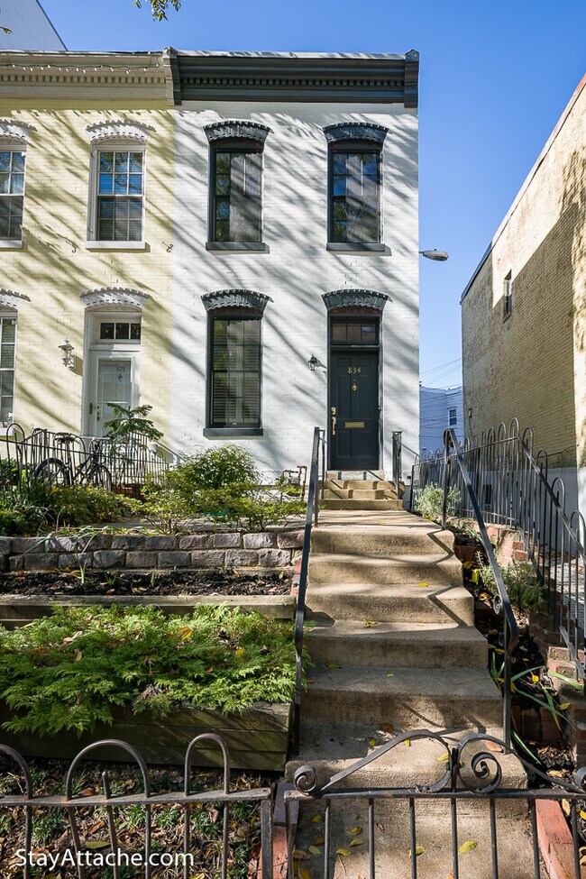 Building Photo - 834 New Hampshire Avenue NW