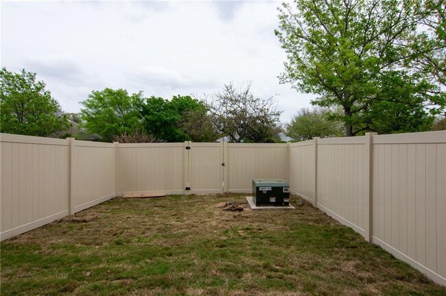 Building Photo - 103 Conservation Dr