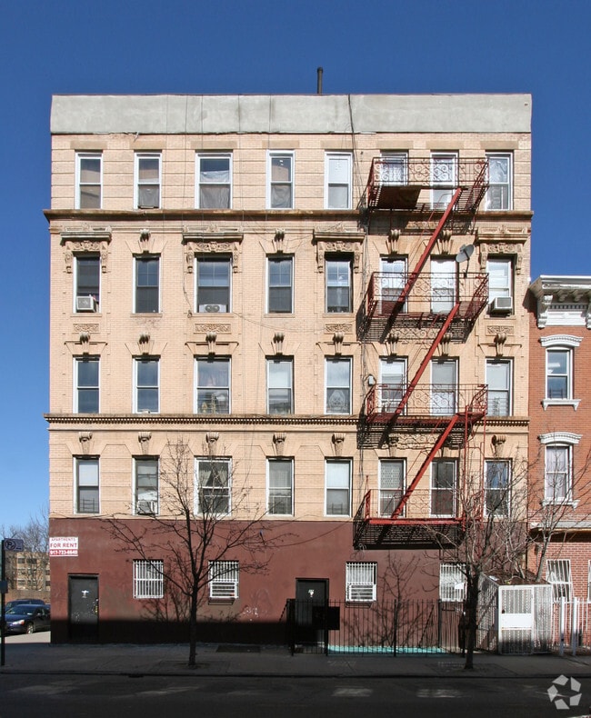 Building Photo - 210 Humboldt St