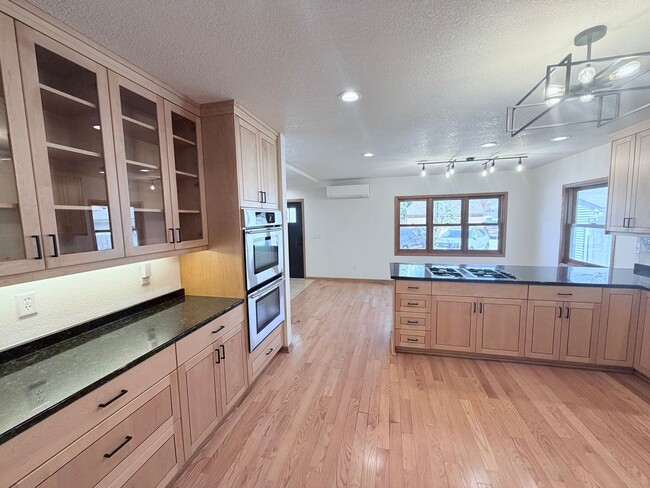 Building Photo - Fully Remodeled Luxury Home with Exceptional Space and Style!!