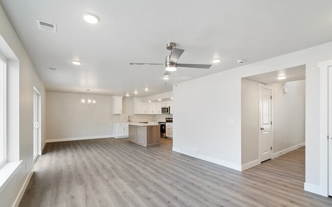 Building Photo - 937 N 215 W